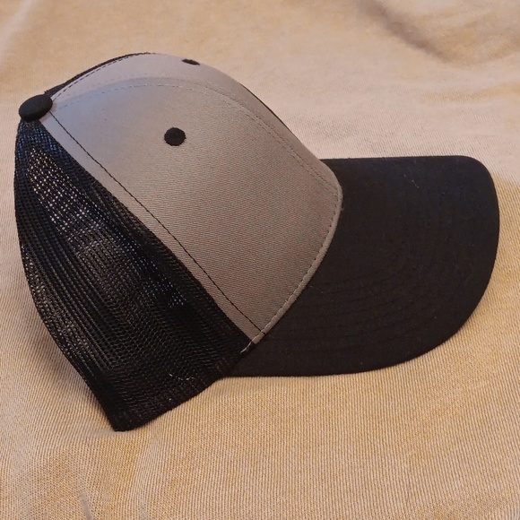 Truckers Mesh Hat New Never Worn Embroidered Front - Picture 2 of 9